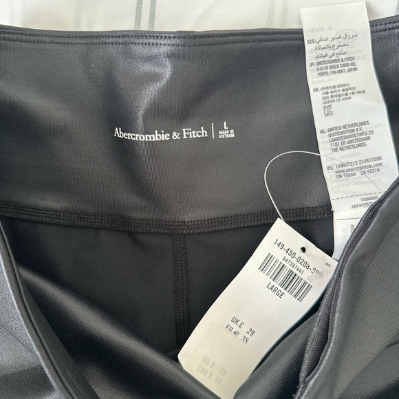Abercrombie shiny bike short - L - Picture 2 of 3